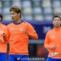 九游体育-泰山队进行赛前踩场训练，积极备战明天与梅州客家队的中超联赛
