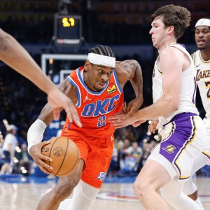 九游体育-NBA：为什么季后赛首轮还很精彩，第2轮突然变得一边倒，没有悬念
